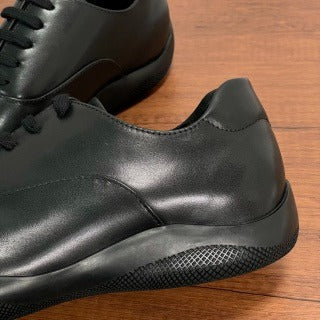 Scarpe Classiche Uomo Prada – Collezione Eleganza Moderna