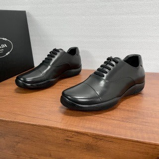 Scarpe Classiche Uomo Prada – Collezione Eleganza Moderna