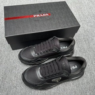 Sneakers Uomo Prada – Eleganza Moderna e Artigianato Italiano