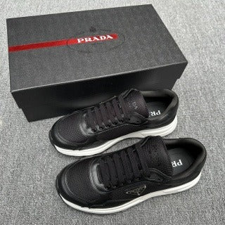 Sneakers Uomo Prada – Eleganza Moderna e Artigianato Italiano