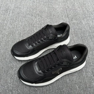 Sneakers Uomo Prada – Eleganza Moderna e Artigianato Italiano