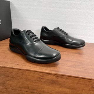 Scarpe Classiche Uomo Prada – Collezione Eleganza Moderna