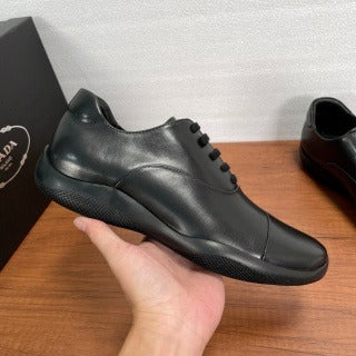 Scarpe Classiche Uomo Prada – Collezione Eleganza Moderna
